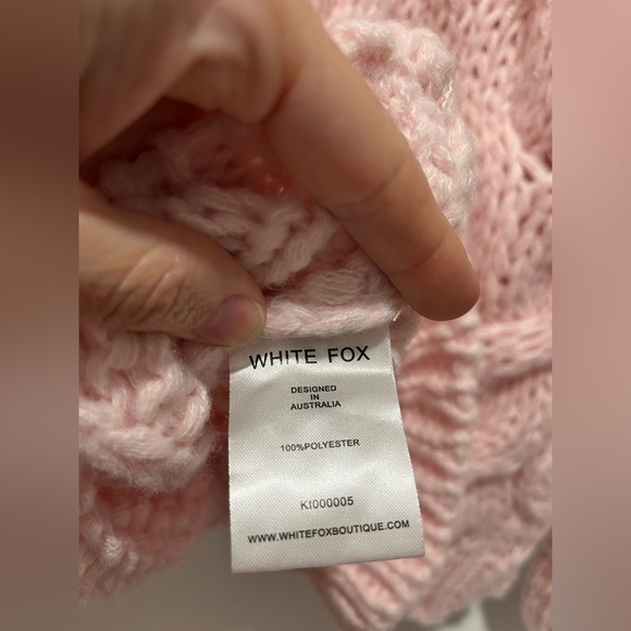 White Fox Boutique Real feelings oversized cable knit sweater baby pink S/M - Picture 9 of 10